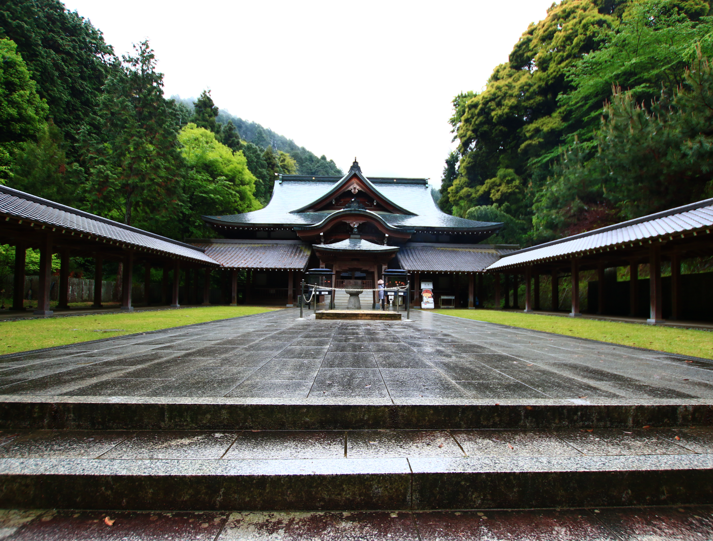 石鈇山 金色院 前神寺